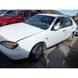 nissan primera berlina (p11) del año 2001