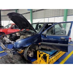 ford fiesta berlina (dx) del año 2001