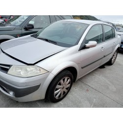 renault megane ii classic berlina del año 2009
