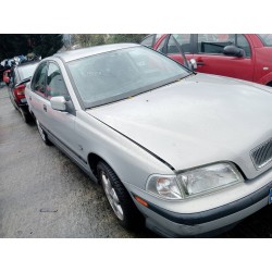 volvo s40 berlina del año 1998
