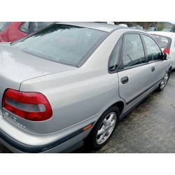 volvo s40 berlina del año 1998