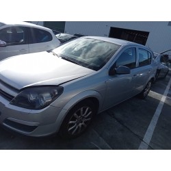 opel astra h berlina del año 2004