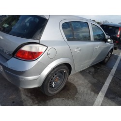 opel astra h berlina del año 2004