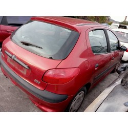 peugeot 206 berlina del año 2001