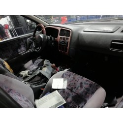 nissan primera berlina (p11) del año 1999