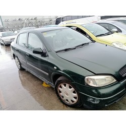 opel astra g berlina del año 2000