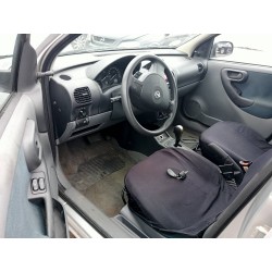opel corsa c del año 2001