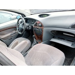 citroen c5 berlina del año 2001