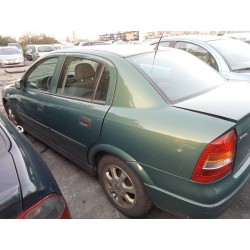 opel astra g berlina del año 2001
