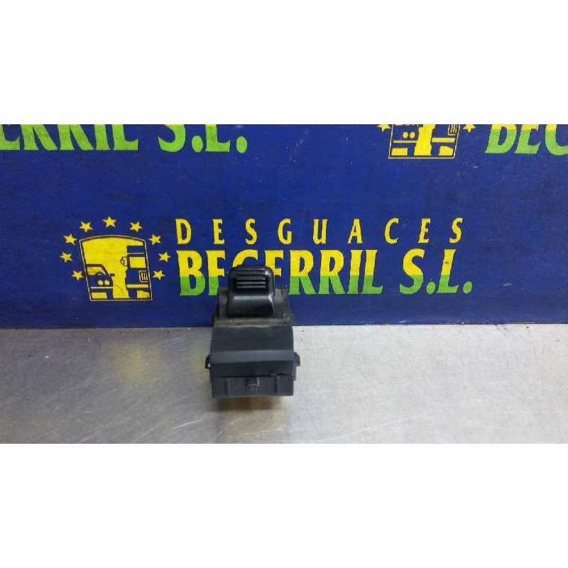 Recambio de mando elevalunas trasero izquierdo para chrysler stratus berlina (ja) 2.0 lx referencia OEM IAM Recambio de mando elevalunas trasero izquierdo para chrysler stratus berlina (ja) 2.0 lx referencia OEM IAM