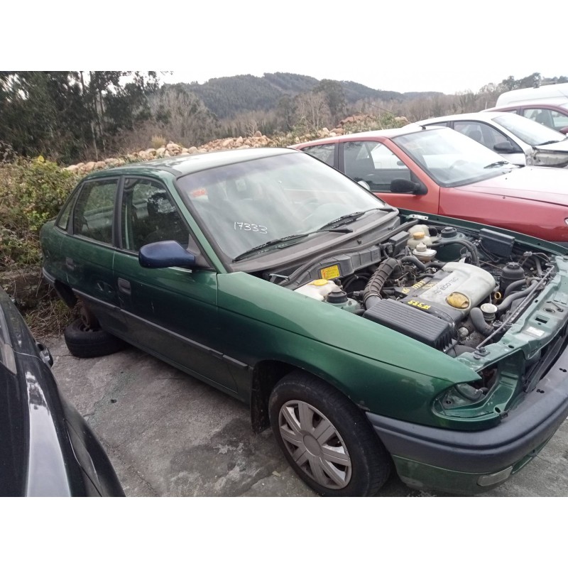opel astra f berlina del año 1996