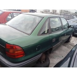 opel astra f berlina del año 1996