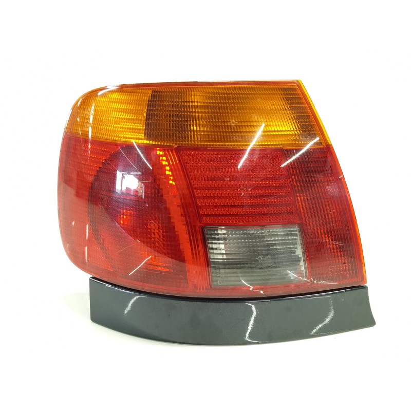 Recambio de piloto trasero izquierdo para audi a4 berlina (b5) 1.9 tdi referencia OEM IAM Recambio de piloto trasero izquierdo para audi a4 berlina (b5) 1.9 tdi referencia OEM IAM