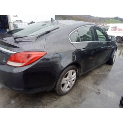 opel insignia berlina del año 2011