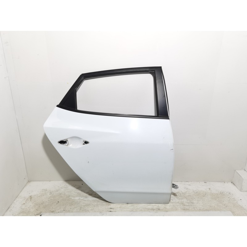 Recambio de puerta trasera derecha para hyundai ix35 classic 2wd referencia OEM IAM Recambio de puerta trasera derecha para hyundai ix35 classic 2wd referencia OEM IAM