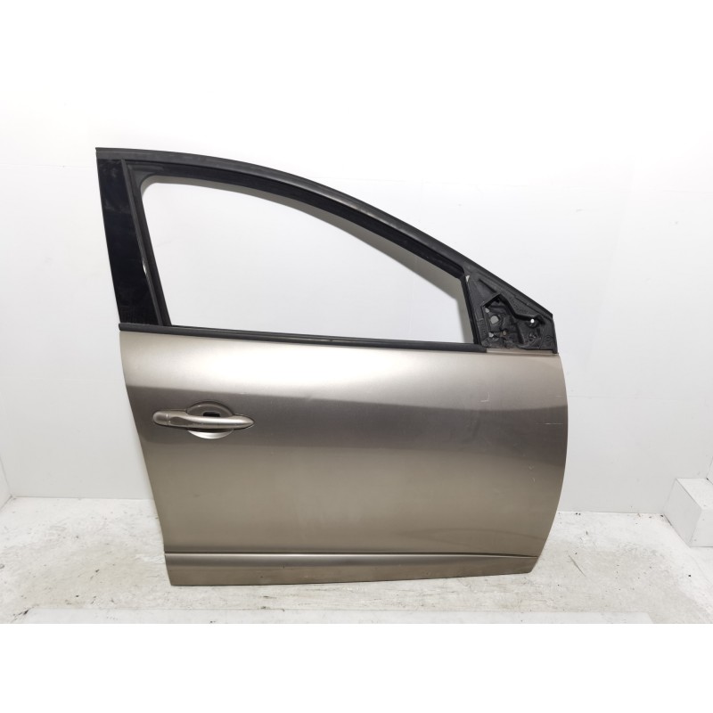 Recambio de puerta delantera derecha para renault megane iii sport tourer business referencia OEM IAM   