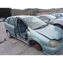 nissan almera tino (v10m) del año 2001
