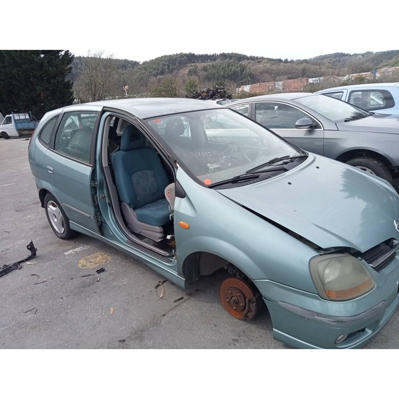 nissan almera tino (v10m) del año 2001