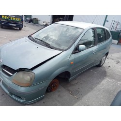 nissan almera tino (v10m) del año 2001