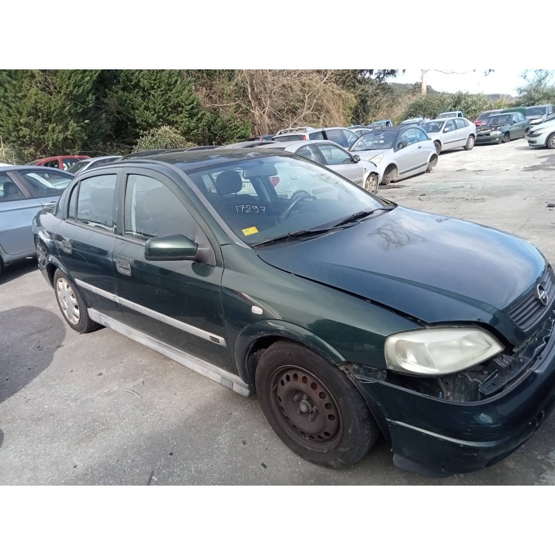 opel astra g berlina del año 2000