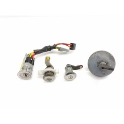 Recambio de antirrobo para renault master desde ´98 base, caja cerrada l1h1 rs 3078 referencia OEM IAM   