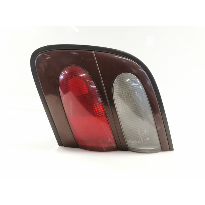 Recambio de piloto trasero central derecho para nissan almera (n15) slx referencia OEM IAM Recambio de piloto trasero central derecho para nissan almera (n15) slx referencia OEM IAM