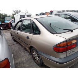 renault laguna ii (bg0) del año 1999