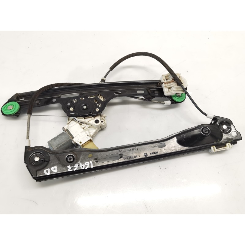 Recambio de elevalunas delantero derecho para bmw serie 1 berlina (e81/e87) 118d referencia OEM IAM Recambio de elevalunas delantero derecho para bmw serie 1 berlina (e81/e87) 118d referencia OEM IAM