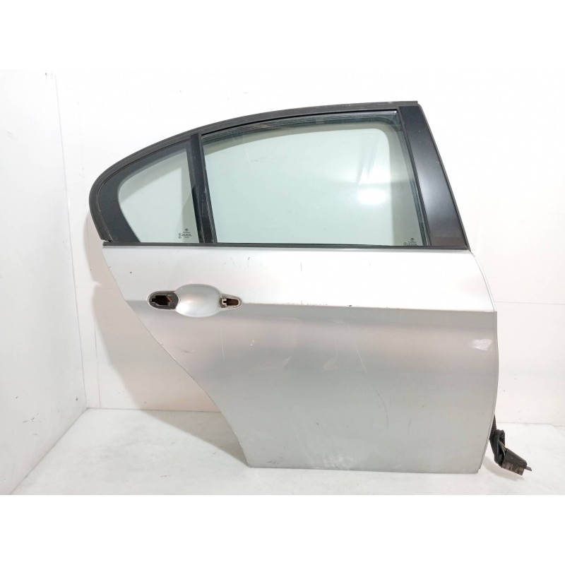 Recambio de puerta trasera derecha para bmw serie 3 berlina (e90) 320d referencia OEM IAM Recambio de puerta trasera derecha para bmw serie 3 berlina (e90) 320d referencia OEM IAM