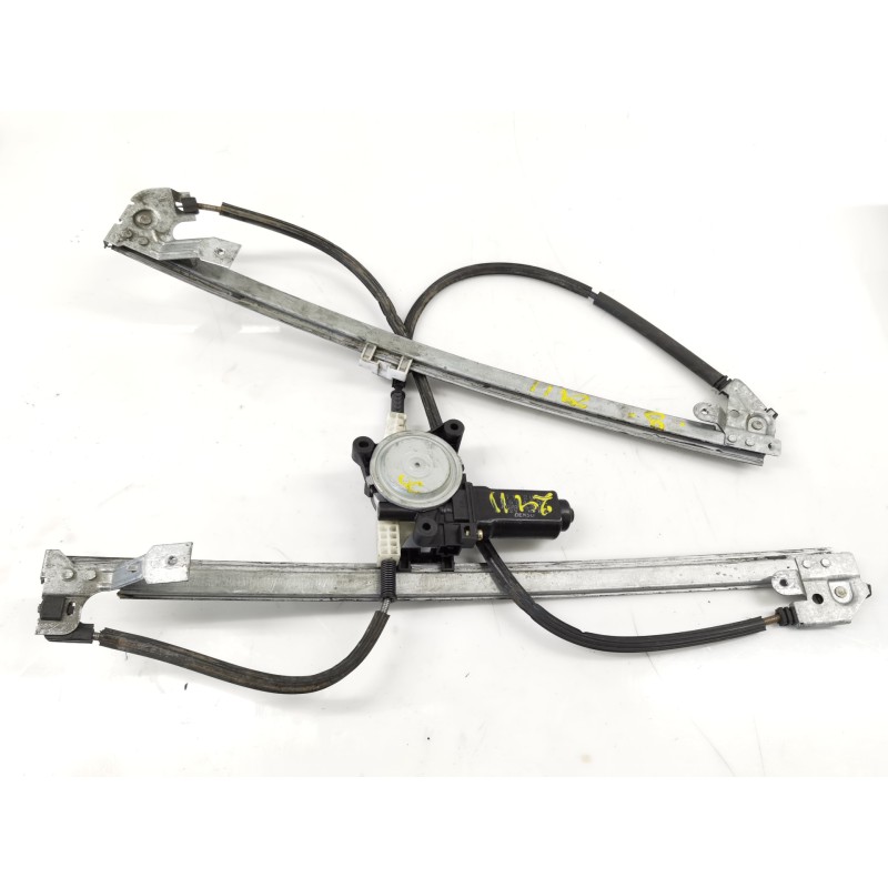 Recambio de elevalunas delantero derecho para chrysler voyager (gs) 2.4 referencia OEM IAM Recambio de elevalunas delantero derecho para chrysler voyager (gs) 2.4 referencia OEM IAM