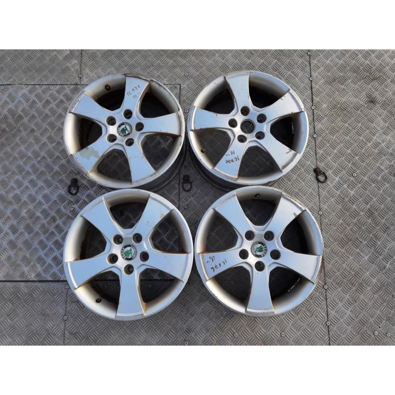 Recambio de juego llantas para skoda octavia berlina (1z3) elegance referencia OEM IAM Recambio de juego llantas para skoda octavia berlina (1z3) elegance referencia OEM IAM