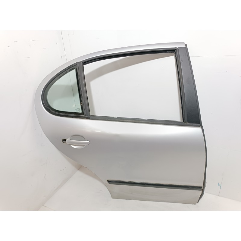 Recambio de puerta trasera derecha para seat leon (1m1) signo referencia OEM IAM   