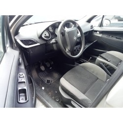 peugeot 207 del año 2006