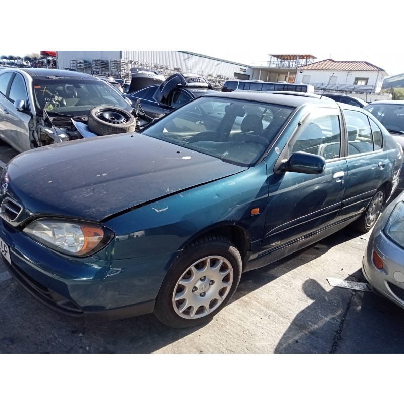 nissan primera berlina (p11) del año 2000