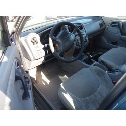 nissan primera berlina (p11) del año 2000