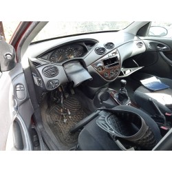 ford focus berlina (cak) del año 2000