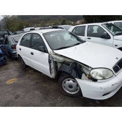 daewoo lanos del año 2001