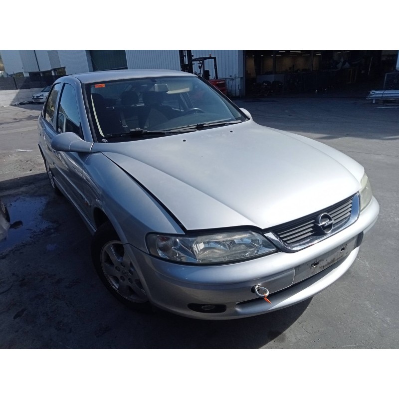 opel vectra b berlina del año 2001