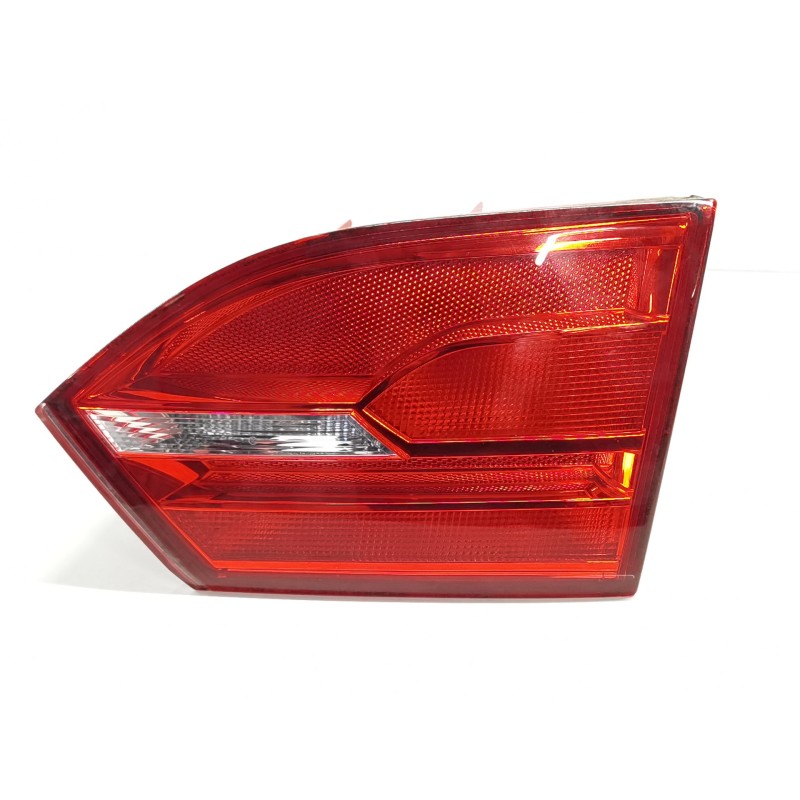 Recambio de piloto trasero central derecho para volkswagen jetta (162) advance referencia OEM IAM Recambio de piloto trasero central derecho para volkswagen jetta (162) advance referencia OEM IAM