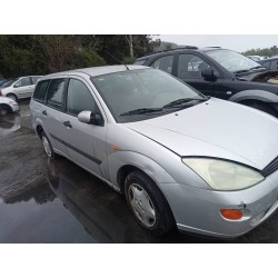 ford focus berlina (cak) del año 2000