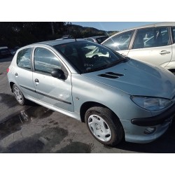 peugeot 206 berlina del año 2002