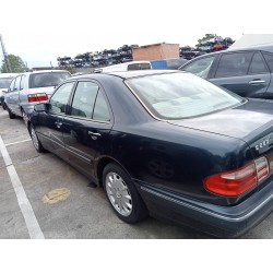 mercedes clase e (w210) berlina del año 2000