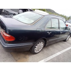 mercedes clase e (w210) berlina del año 2000