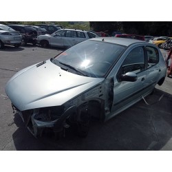 peugeot 206 berlina del año 2002
