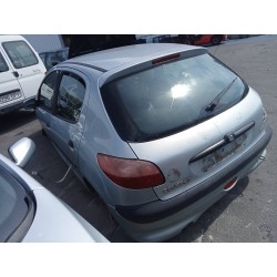 peugeot 206 berlina del año 2002