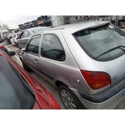 ford fiesta berlina (dx) del año 2000