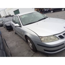 saab 9-3 berlina del año 2004