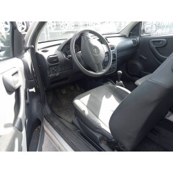 opel corsa c del año 2002