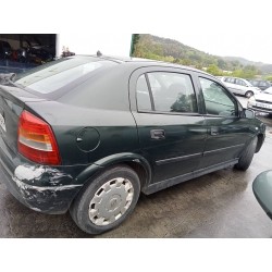 opel astra g berlina del año 2001