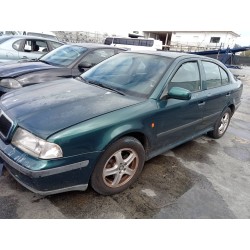 skoda octavia berlina (1u2) del año 1999